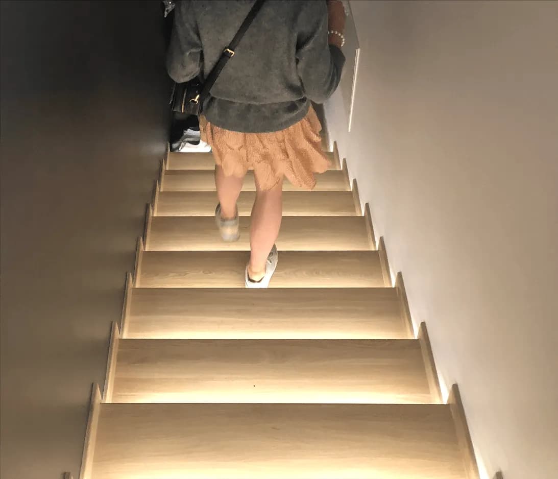 Jaka taśma LED do schodów - wybierz najlepsze oświetlenie dla bezpieczeństwa