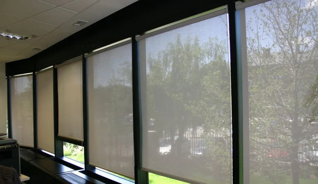 Jak dobrać roletę do okna, by uniknąć błędów i zaoszczędzić czas